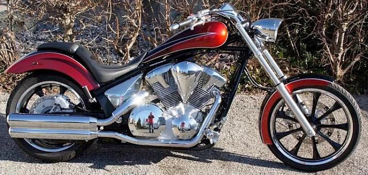 HONDA VT1300CX "FURY"